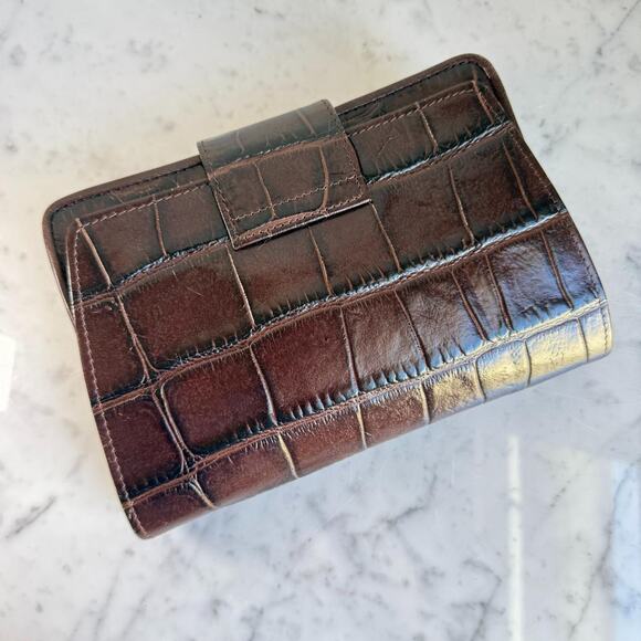 Brighton Croc Embossed Leather Organizer Crossbody Purse Brown - Picture 2 of 7